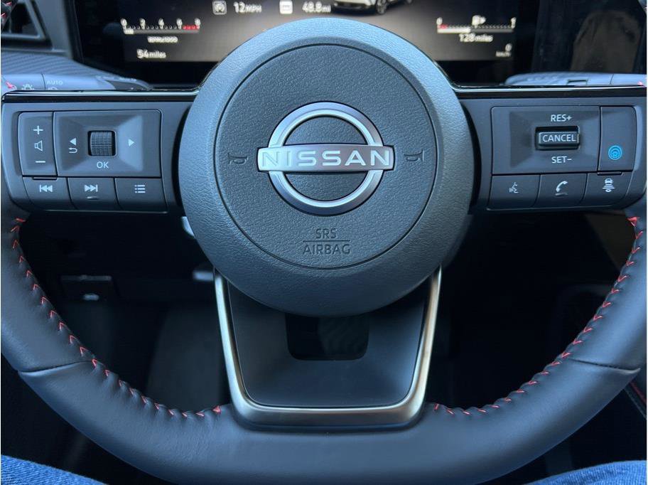 New 2025 Nissan Kicks SR FWD image 12