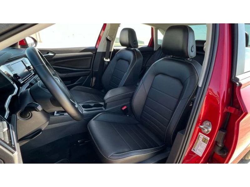 Used 2023 Volkswagen Jetta SE image 24