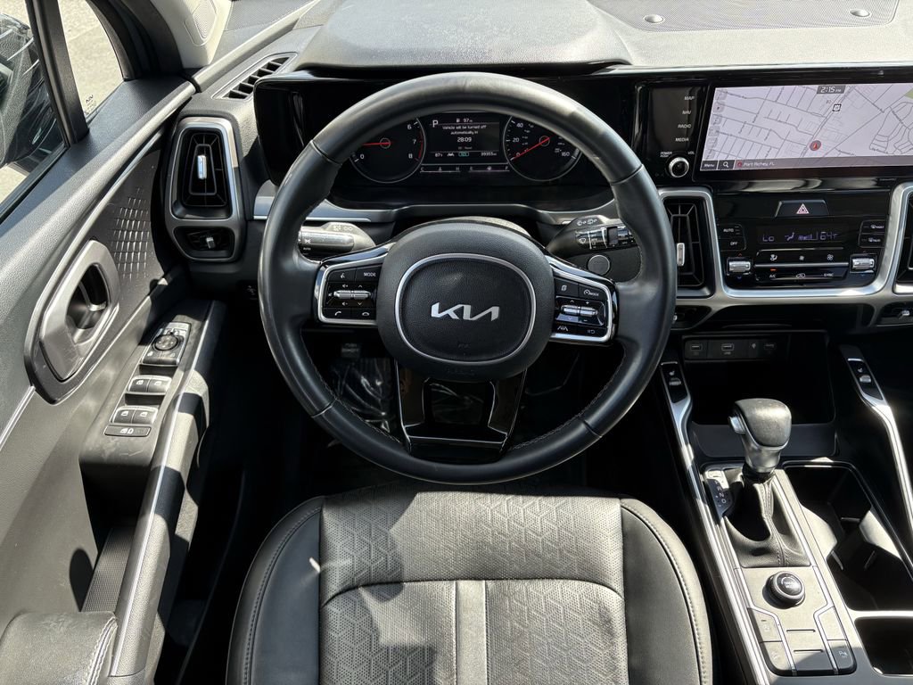 Used 2023 Kia Sorento S image 17
