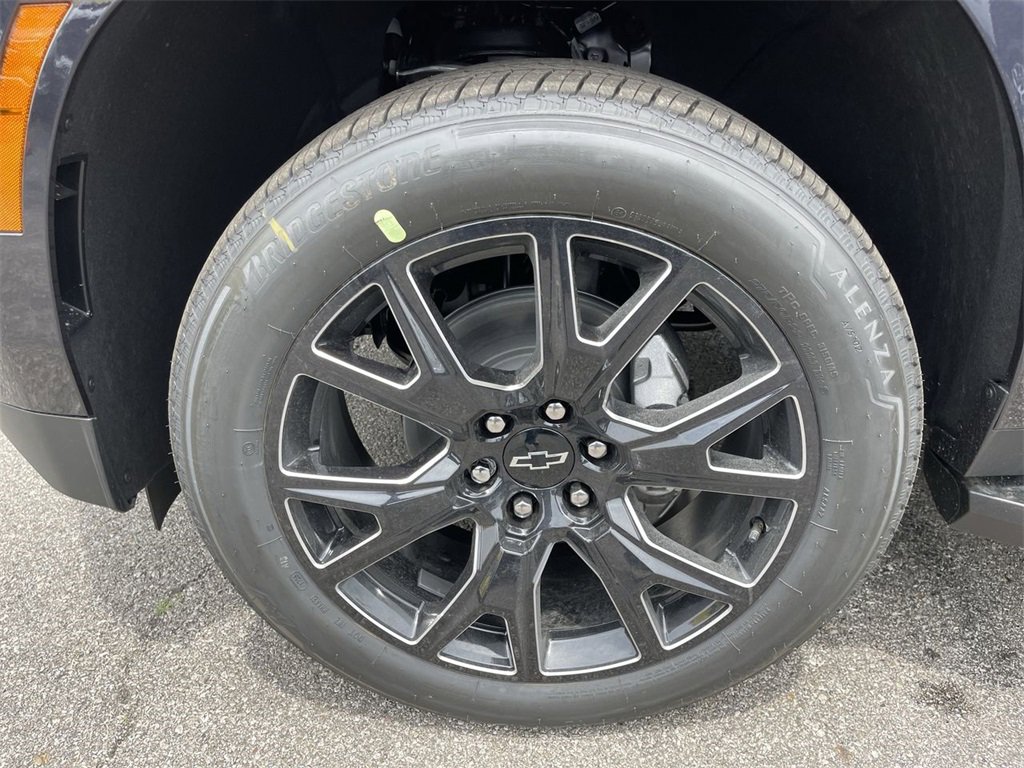 New 2025 Chevrolet Suburban Premier image 10