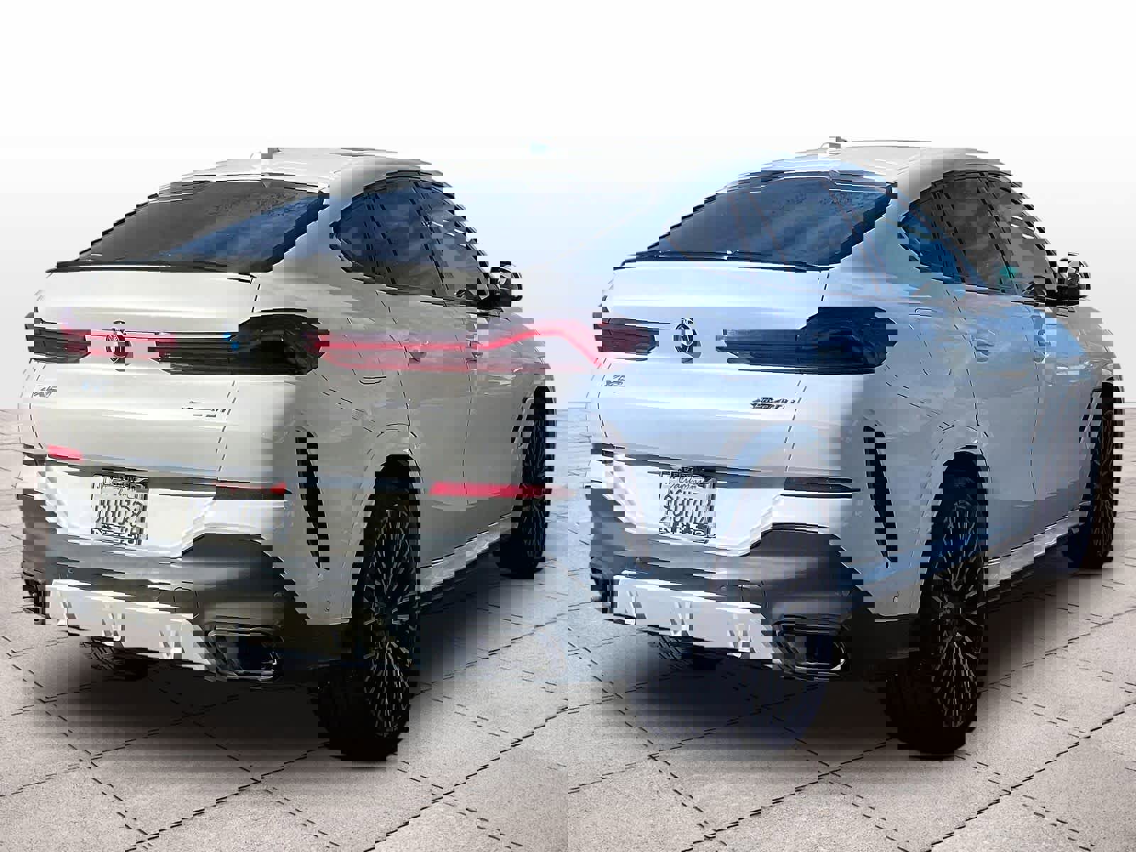 Used 2024 BMW X6 xDrive40i w/ Executive Package image 14