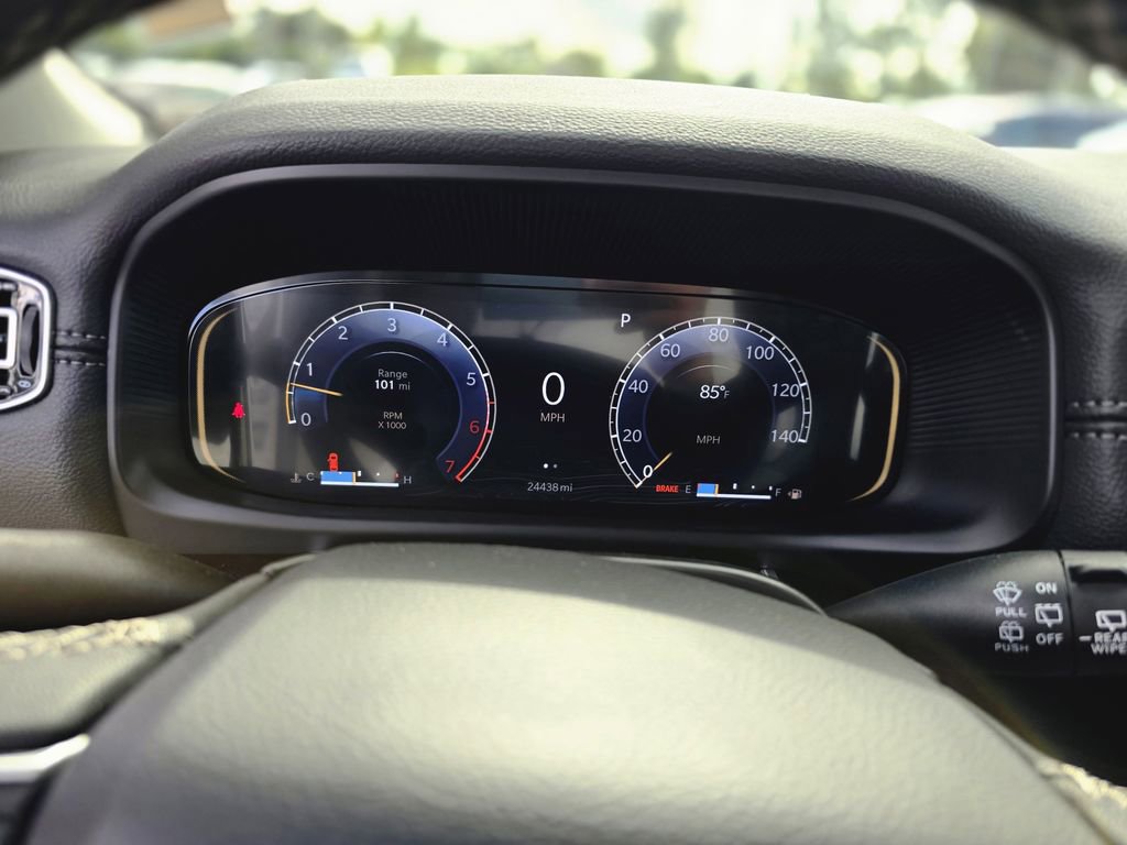 Used 2024 Jeep Wagoneer 2WD image 24