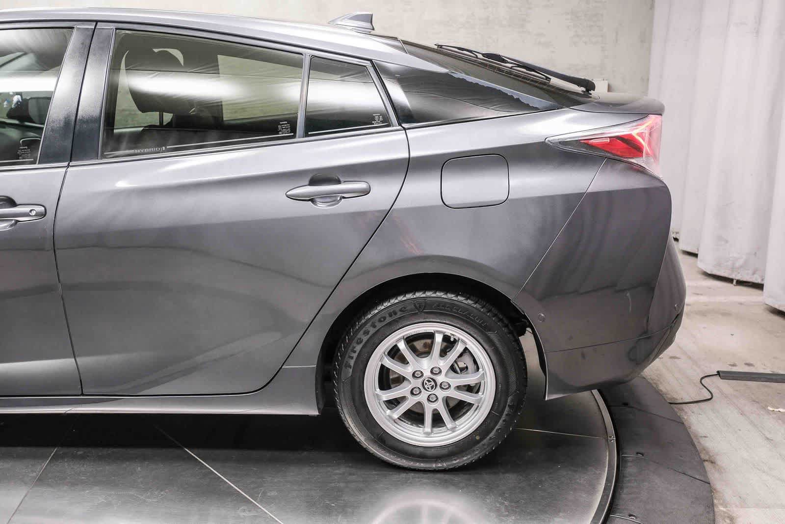 Used 2017 Toyota Prius Four w/ Advanced Technology Package FWD image 8