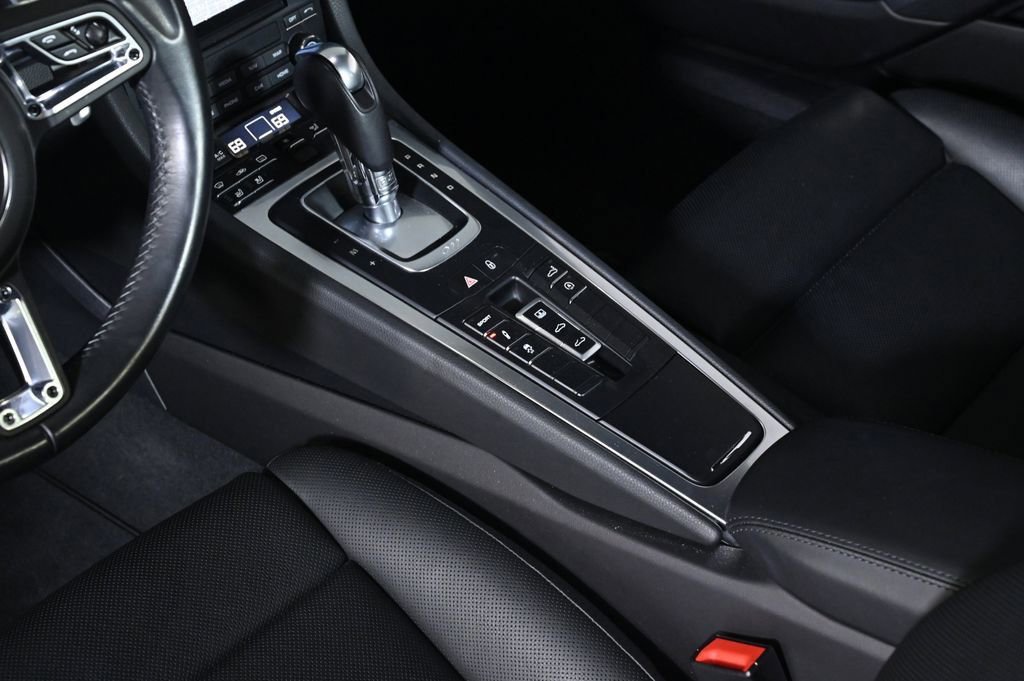 Used 2018 Porsche 911 Carrera 4S image 17