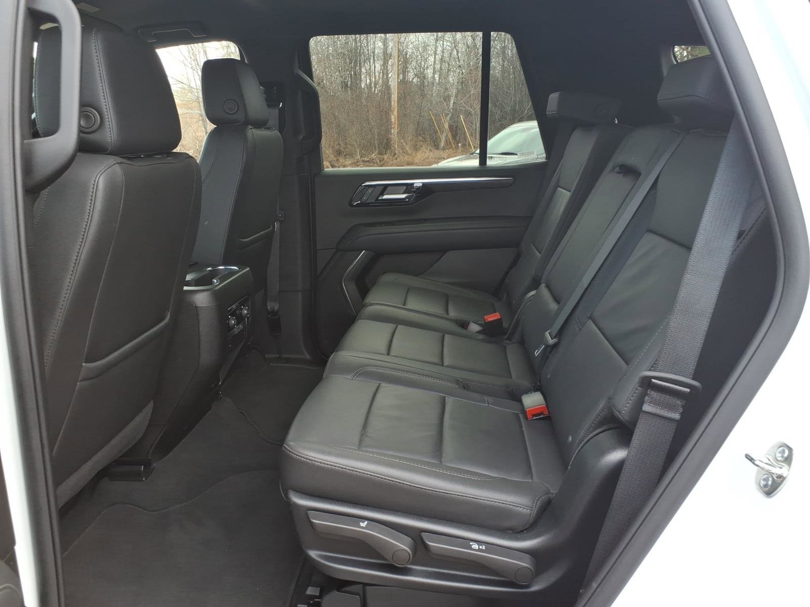 Used 2025 Chevrolet Tahoe LT AWD/4WD image 11