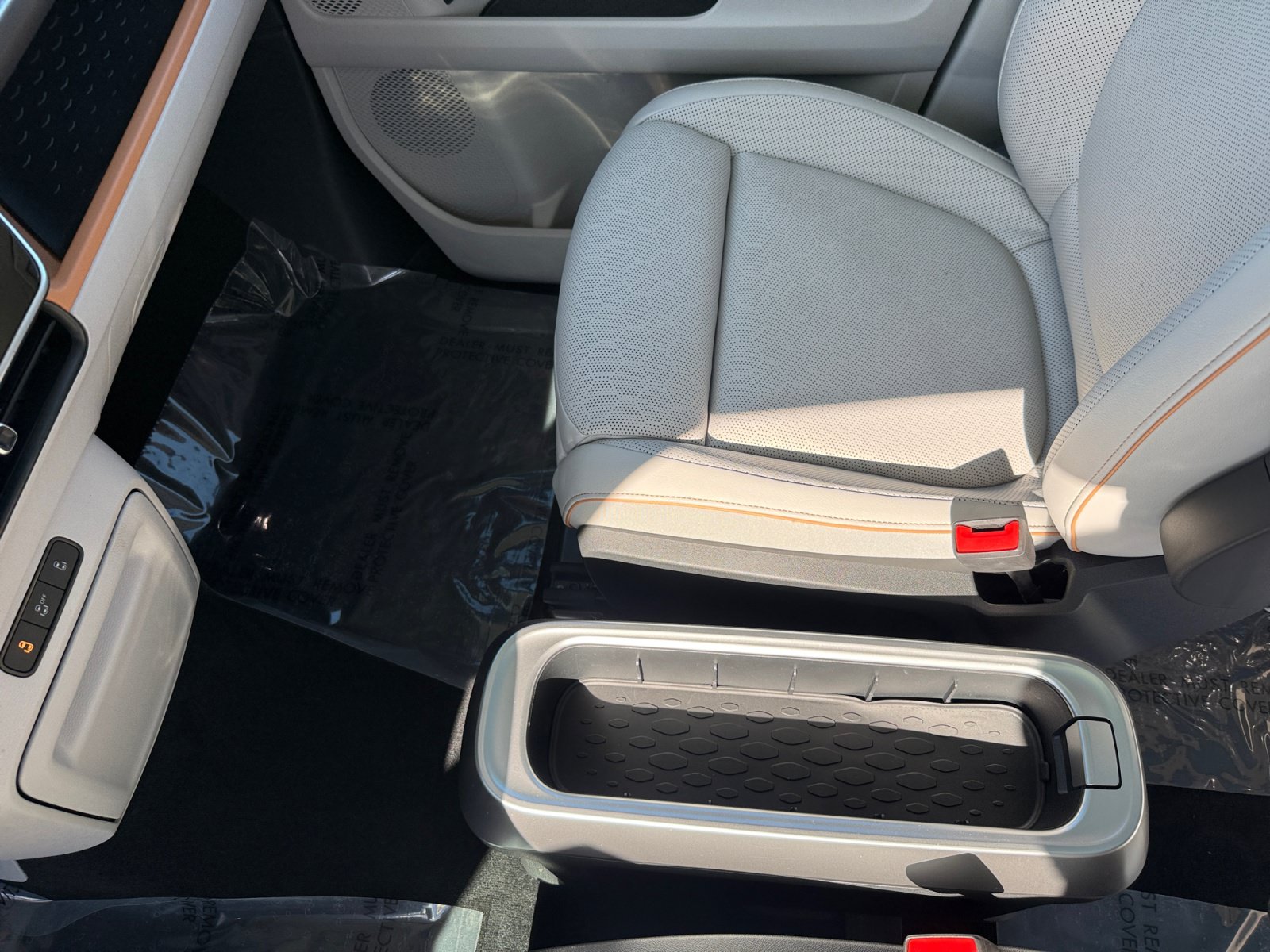 Certified 2025 Volkswagen ID. Buzz Pro S Plus RWD image 14