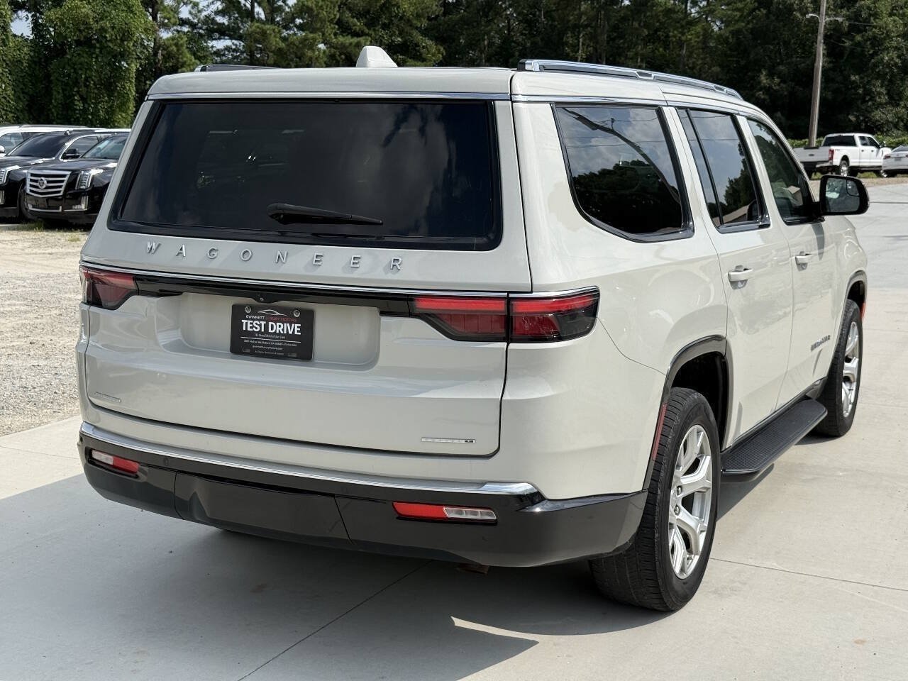 Used 2022 Jeep Wagoneer Series II AWD/4WD image 8