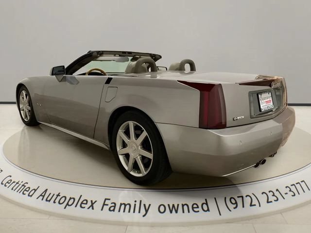 Used 2005 Cadillac XLR RWD image 5