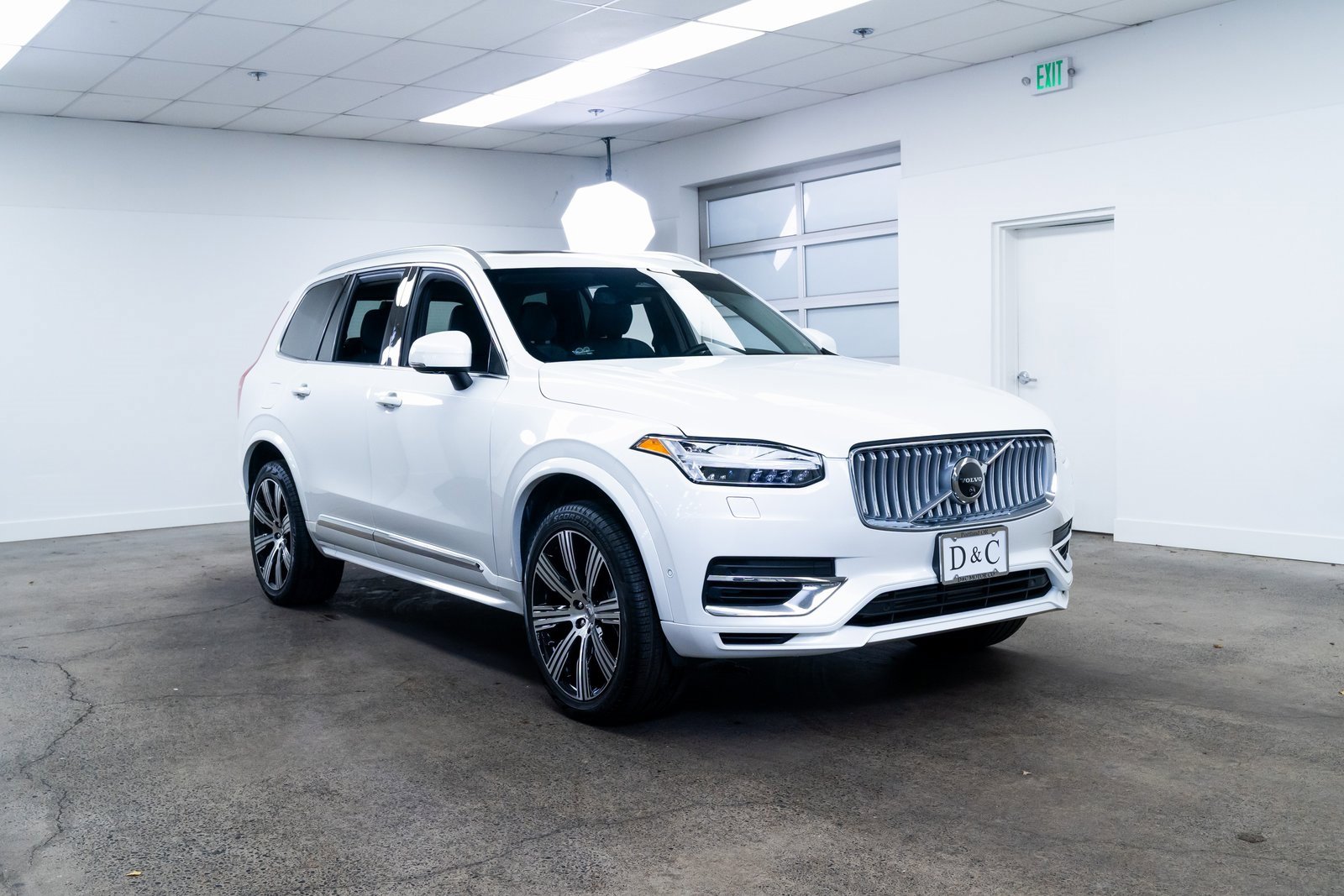 Used 2025 Volvo XC90 T8 Plus image 28