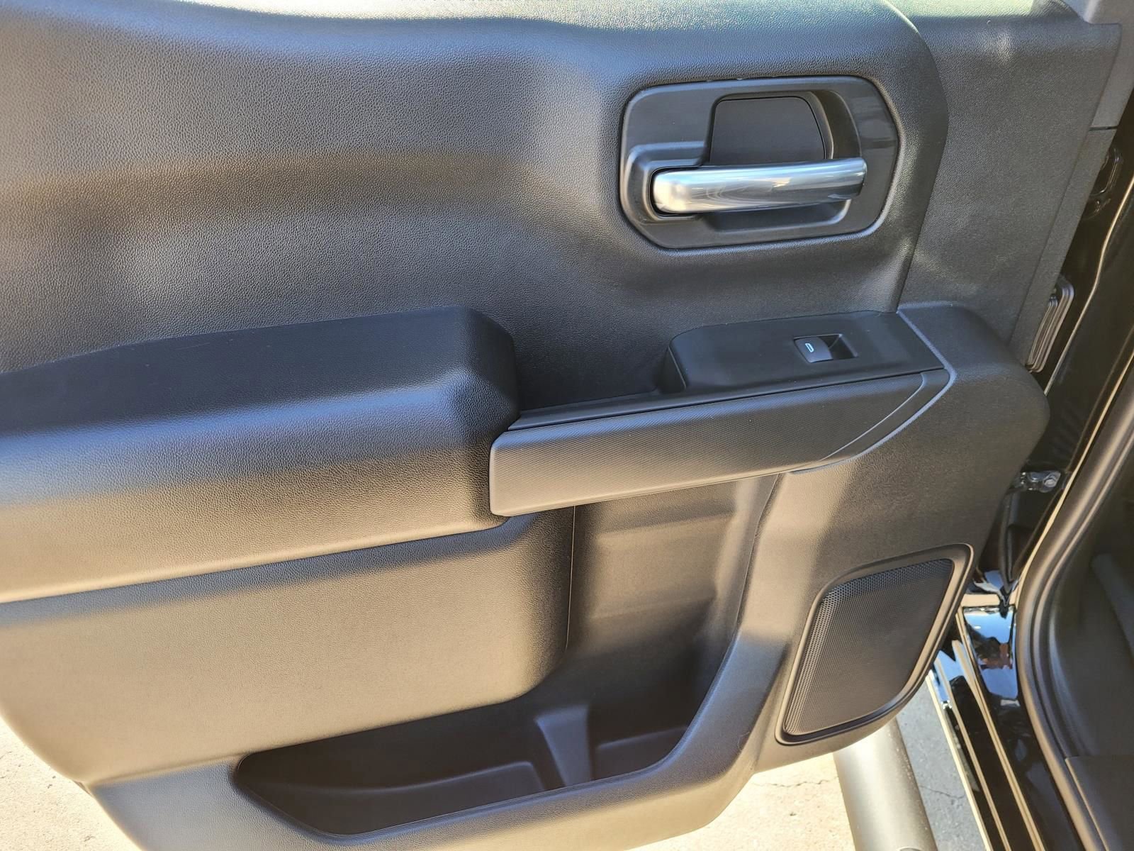 New 2026 Chevrolet Silverado 1500 Custom w/ Turbomax Blackout Package RWD image 7