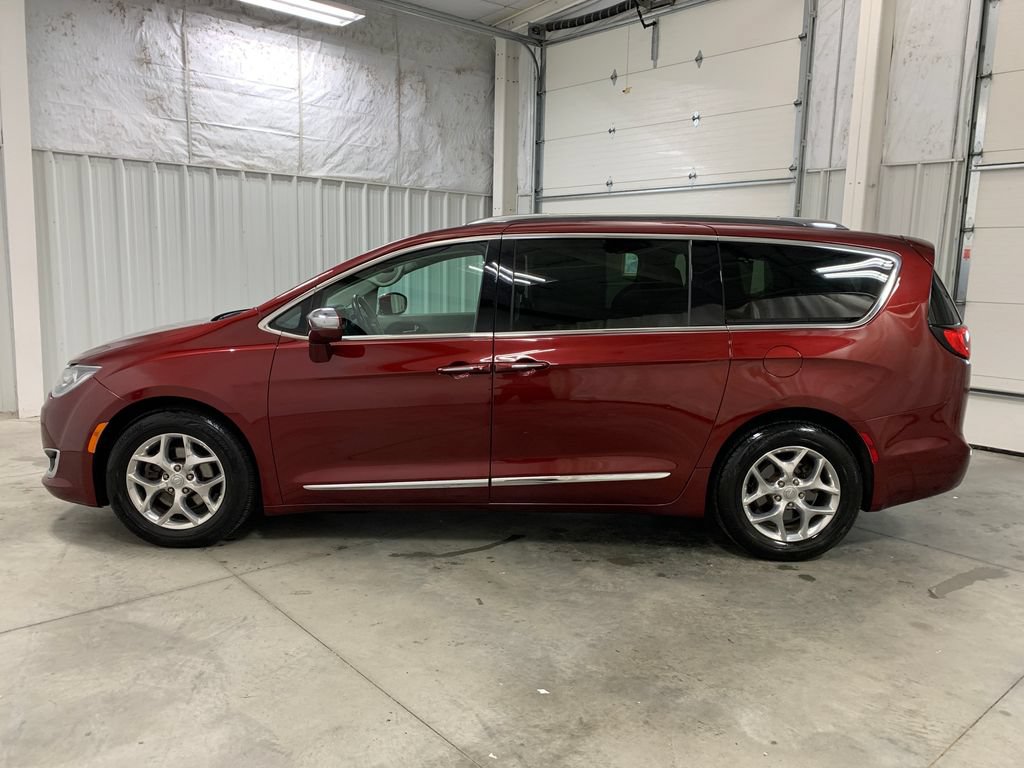 Used 2019 Chrysler Pacifica Limited FWD image 26