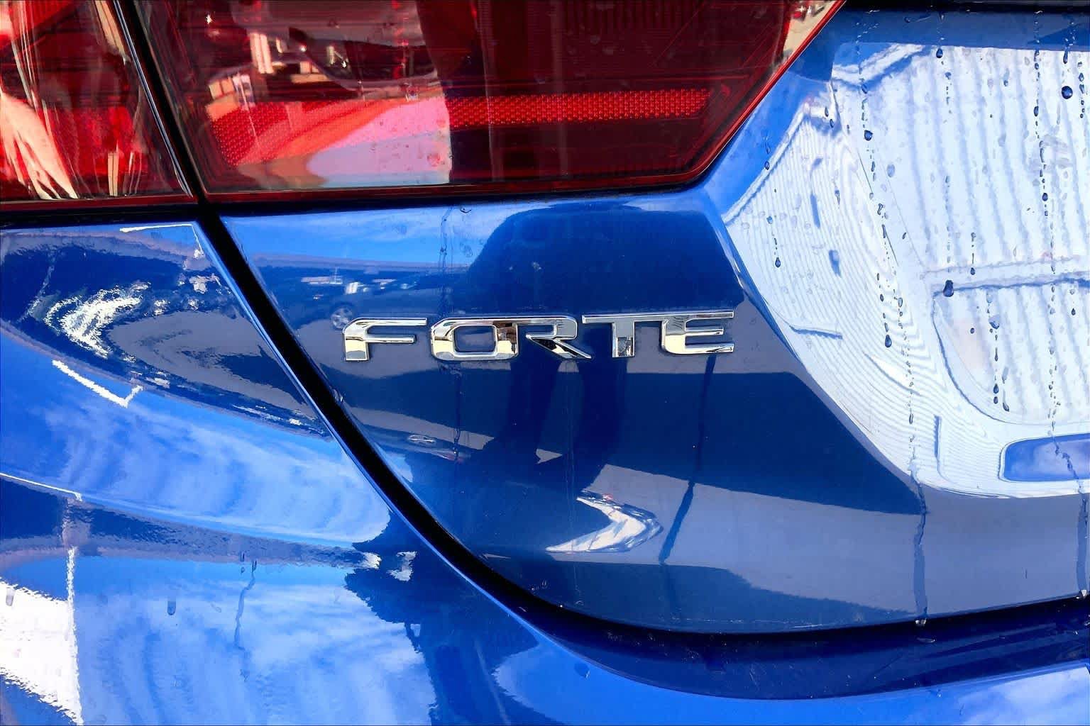 Used 2020 Kia Forte LXS FWD image 7