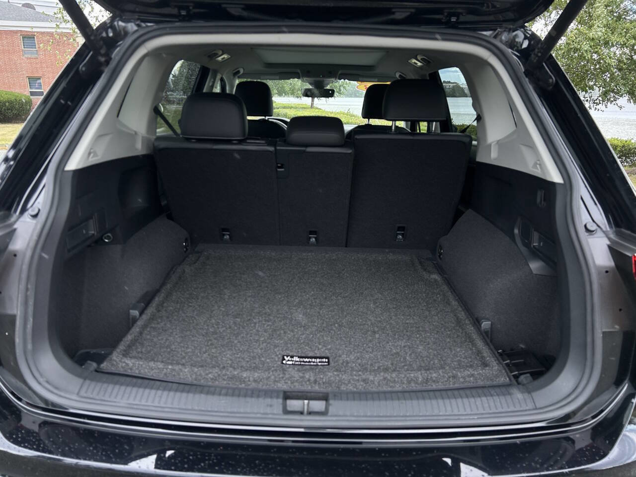 Used 2022 Volkswagen Tiguan SE image 33