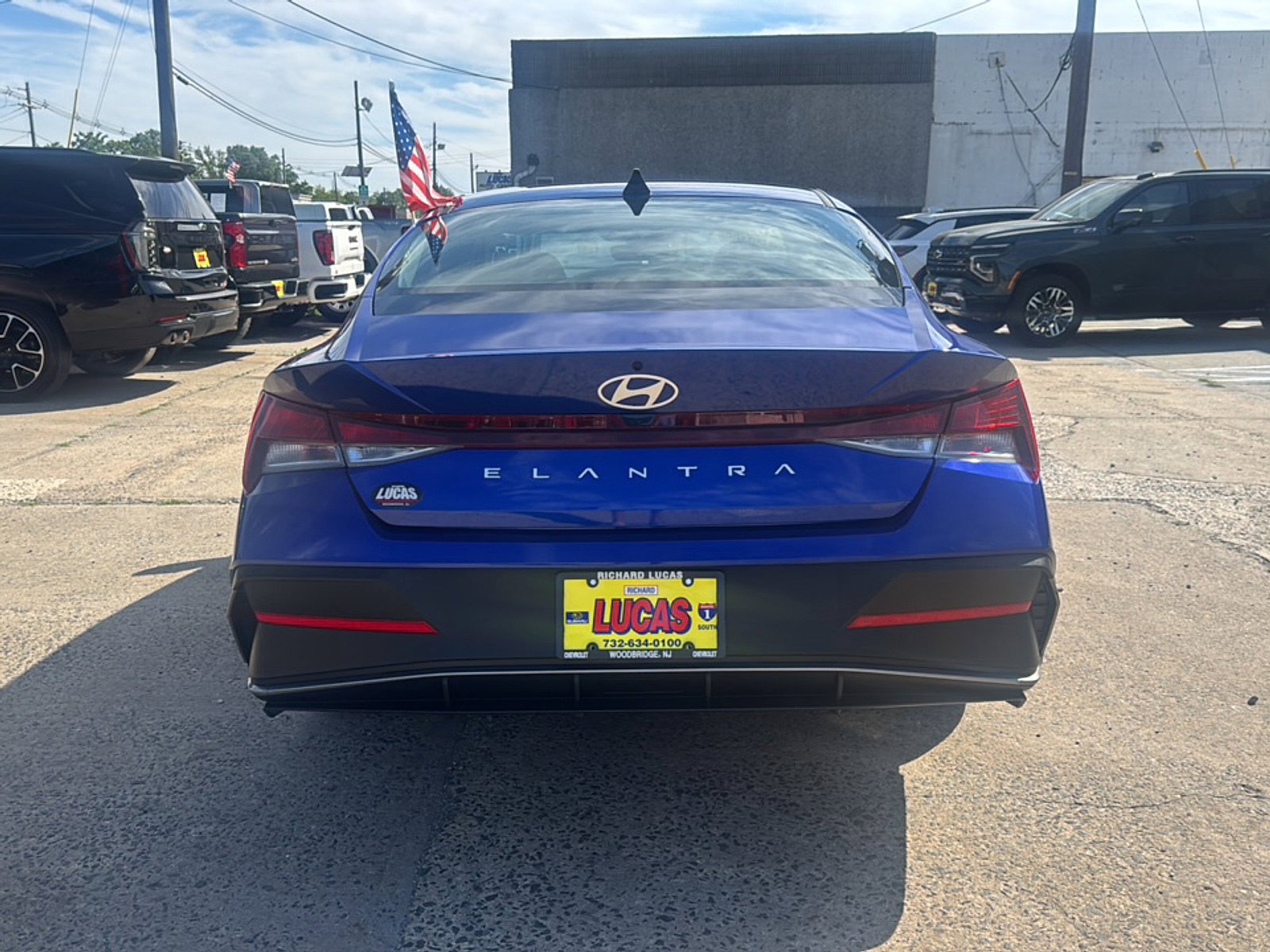 Used 2025 Hyundai Elantra SE FWD image 6