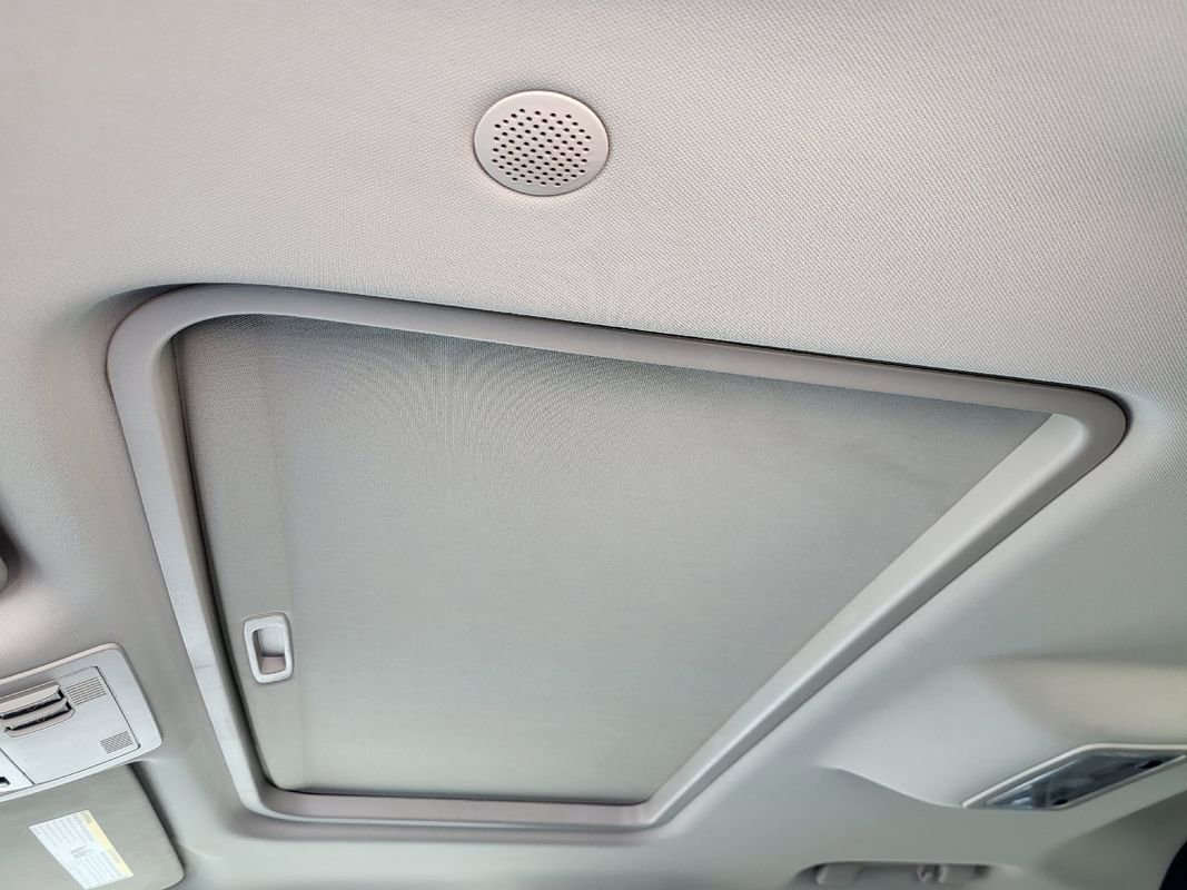 Used 2012 Chevrolet Avalanche LT w/ Suspension Package, Off-Road image 26