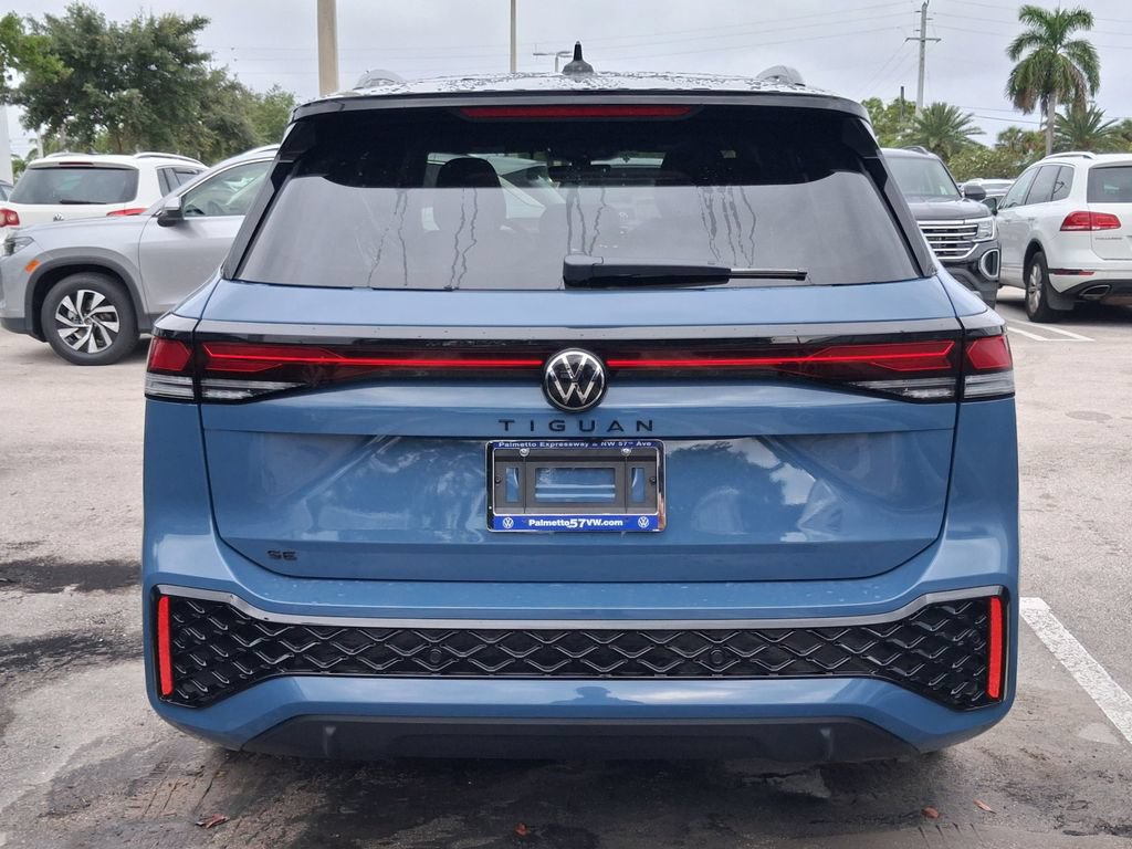 New 2026 Volkswagen Tiguan SE R-Line FWD image 4