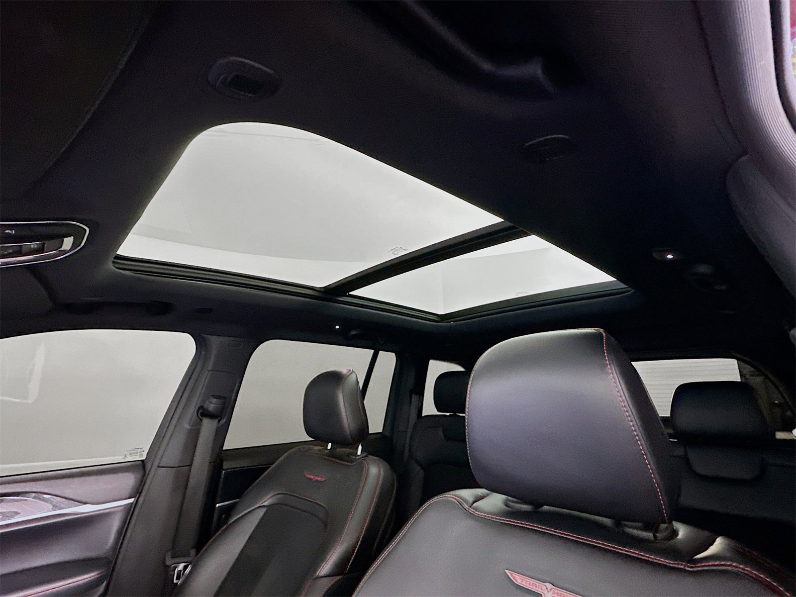 Used 2022 Jeep Grand Cherokee Trailhawk image 23