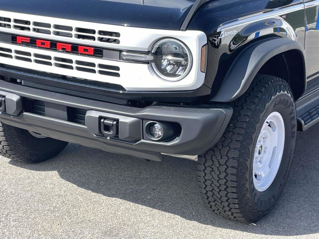 New 2026 Ford Bronco Heritage Edition AWD/4WD image 13