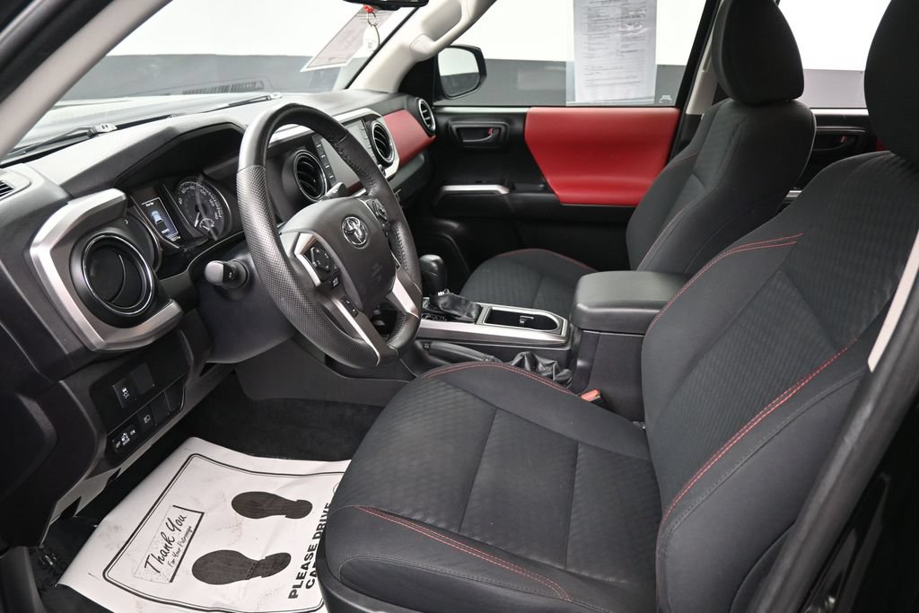 Used 2022 Toyota Tacoma SR5 w/ Technology Package RWD image 24