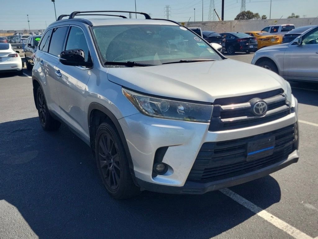 Used 2019 Toyota Highlander SE AWD/4WD image 2