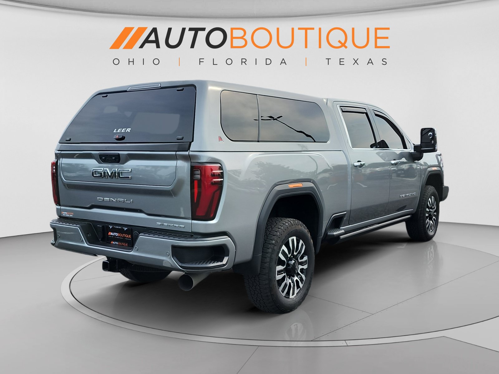 Used 2025 GMC Sierra 2500 Denali Ultimate w/ Max Trailering Package AWD/4WD image 5