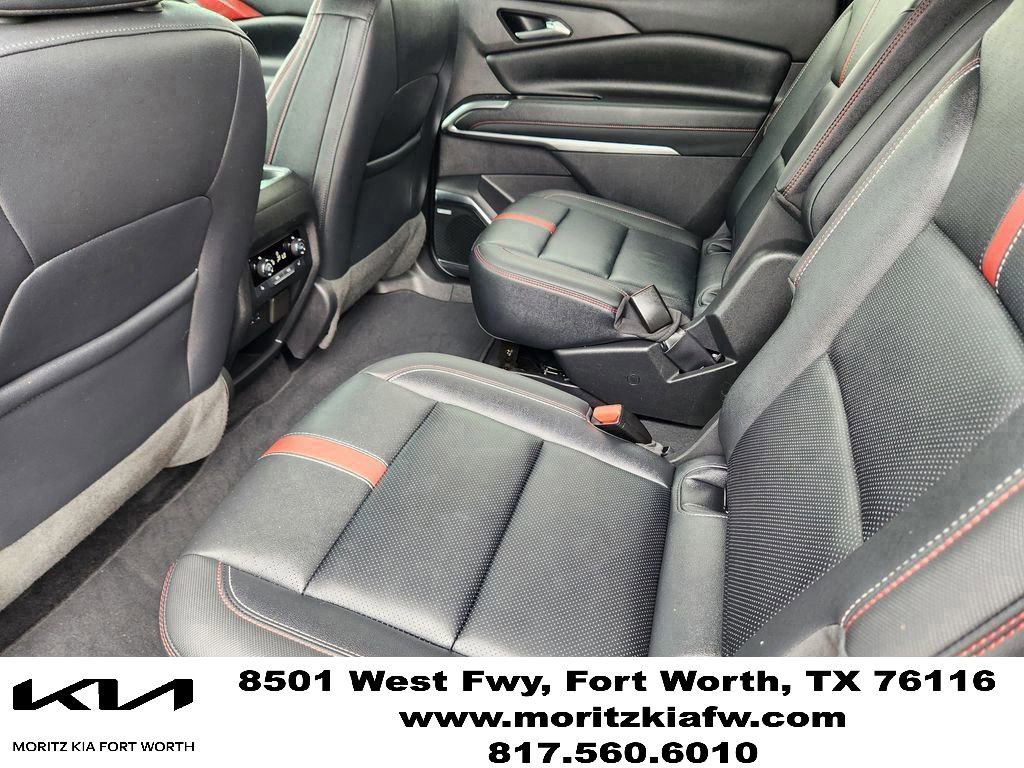 Used 2024 Chevrolet Traverse RS FWD image 30