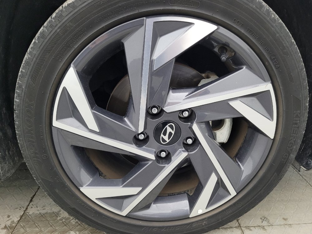 Used 2025 Hyundai Elantra SEL FWD image 31