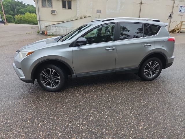 Used 2016 Toyota RAV4 LE AWD/4WD image 3