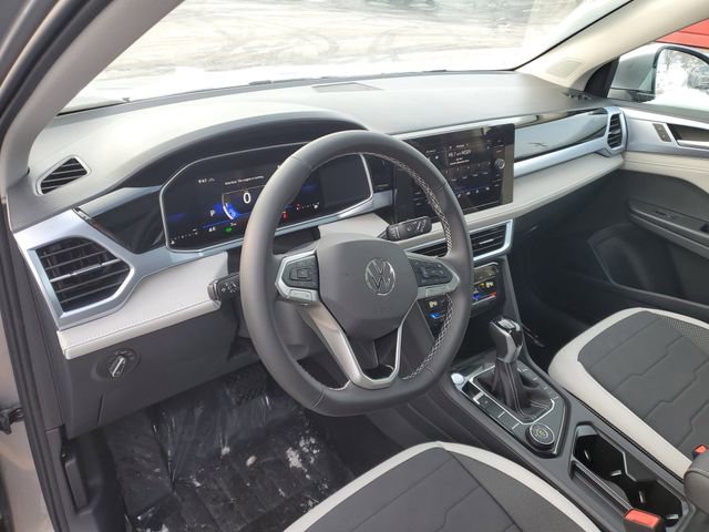 New 2026 Volkswagen Taos SE image 14