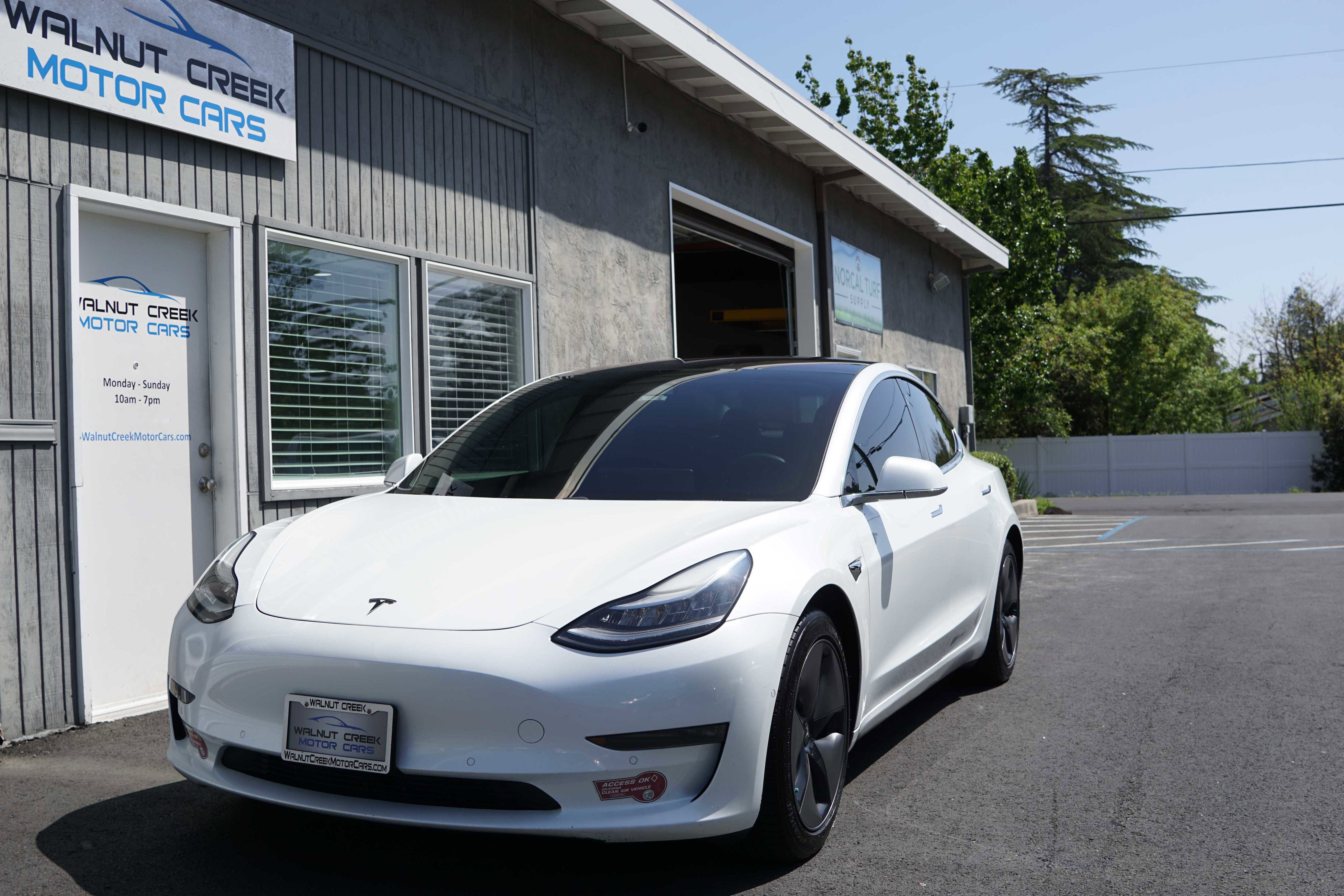 Used 2020 Tesla Model 3 Long Range image 1