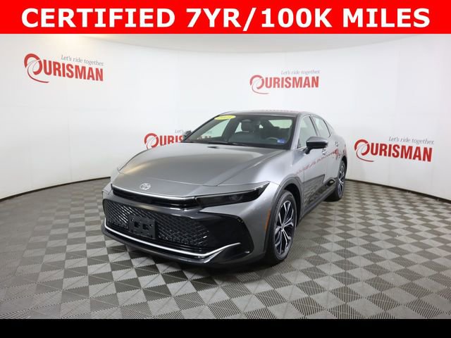 Used 2025 Toyota Crown XLE image 2