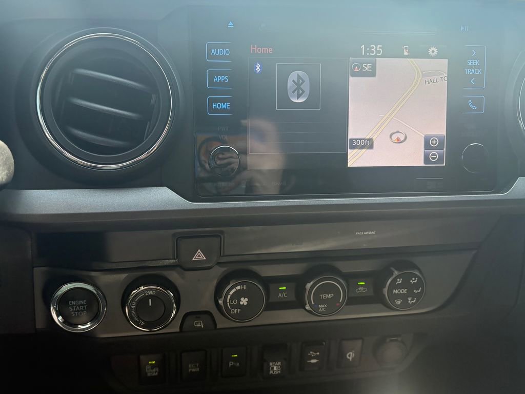 Used 2019 Toyota Tacoma TRD Off-Road w/ Technology Package image 9