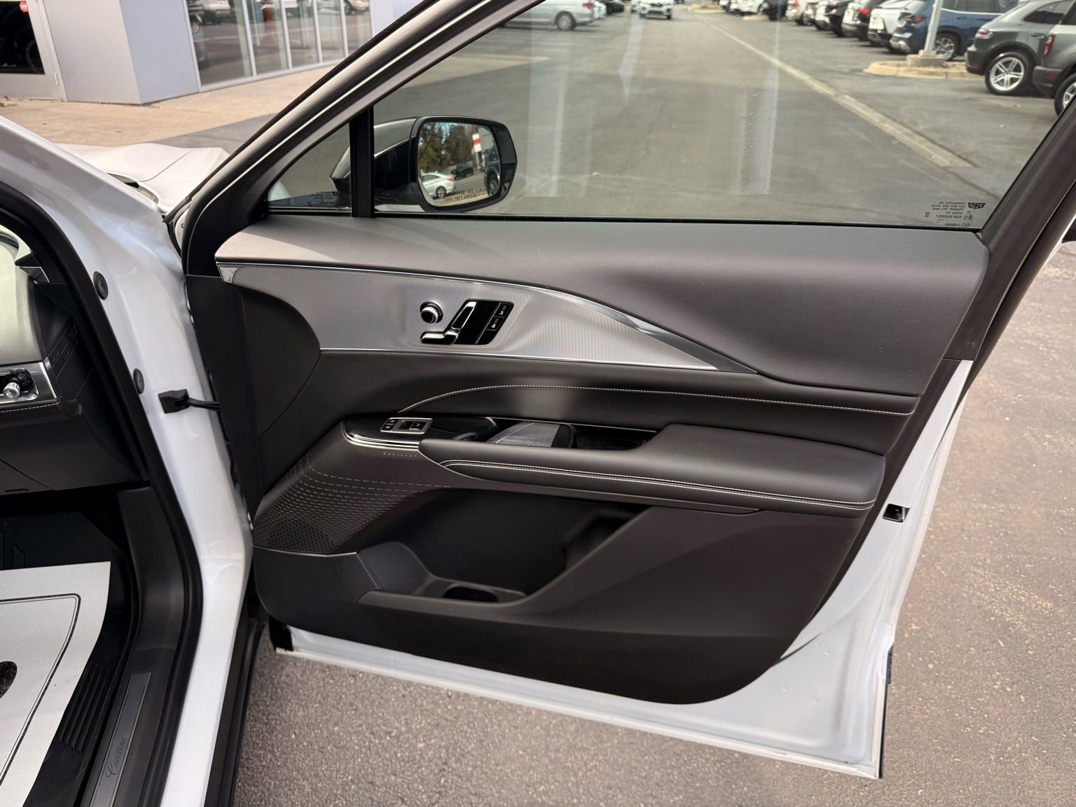 Used 2024 Cadillac Lyriq Tech image 22