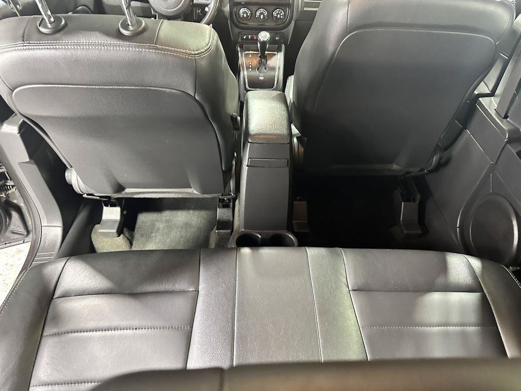 Used 2016 Jeep Patriot High Altitude AWD/4WD image 30