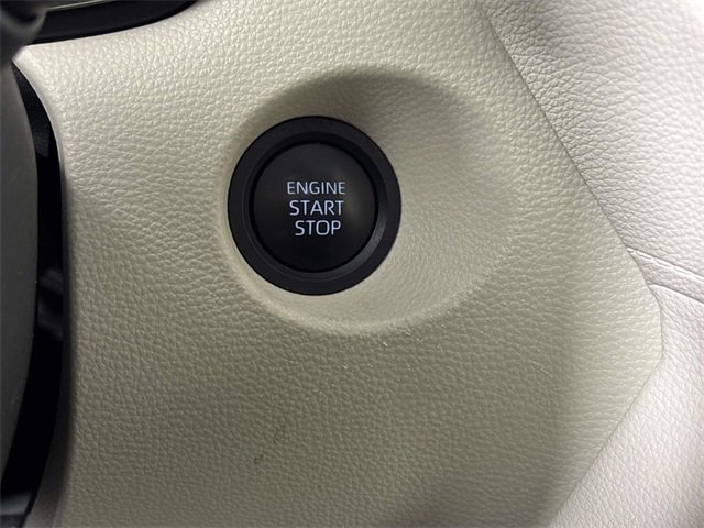 Used 2024 Toyota Corolla Cross XLE image 24