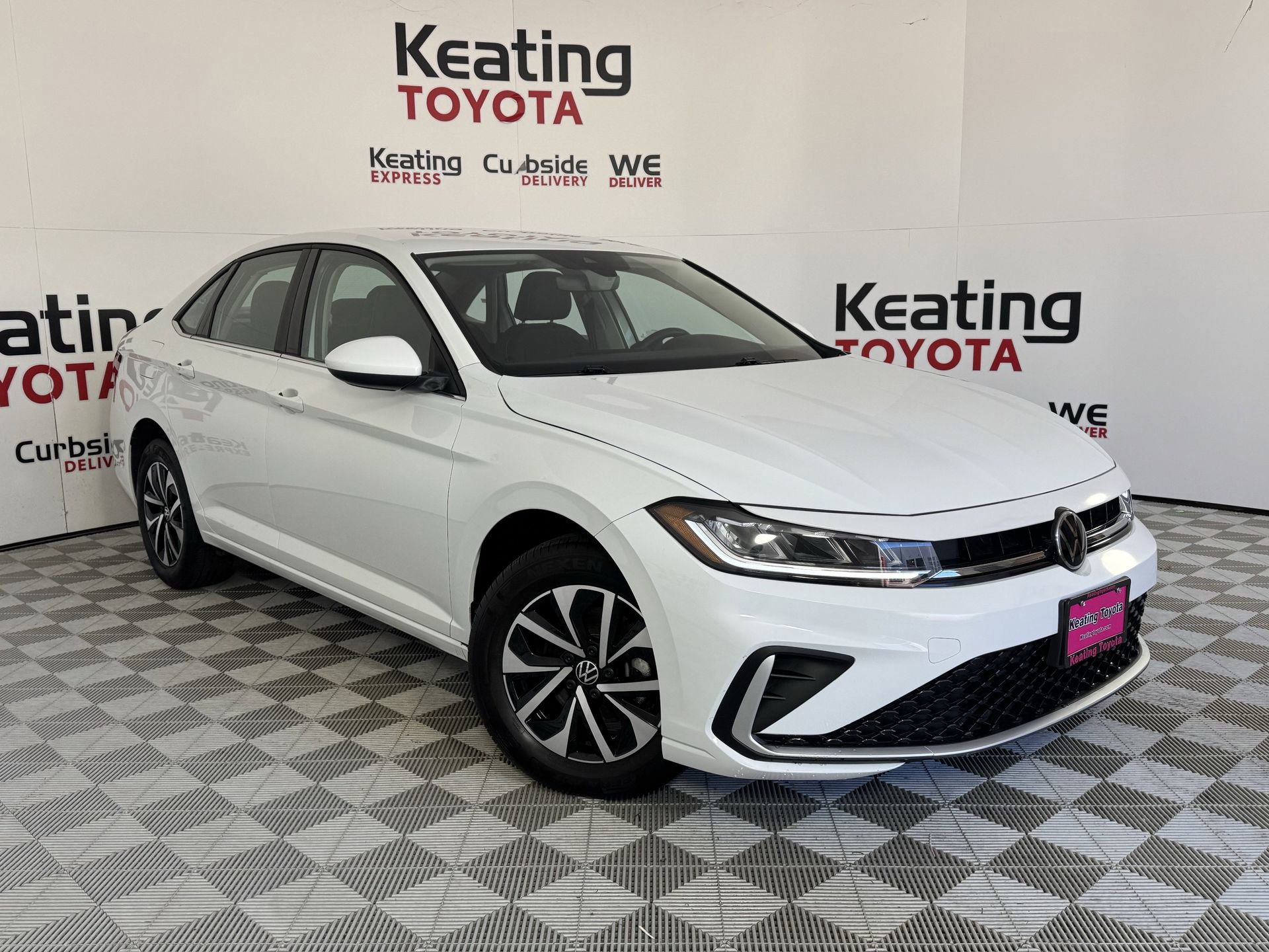 Used 2025 Volkswagen Jetta S image 3