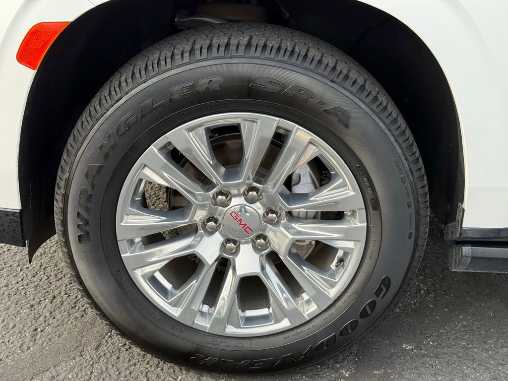 Used 2022 GMC Yukon XL Denali image 10