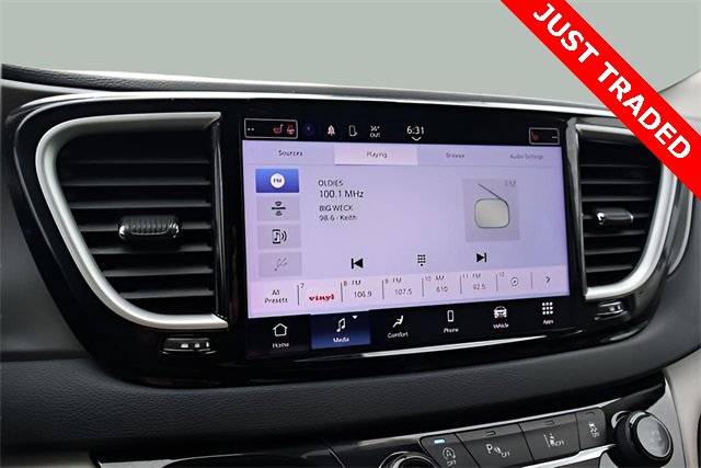 Used 2024 Chrysler Pacifica Touring-L image 32