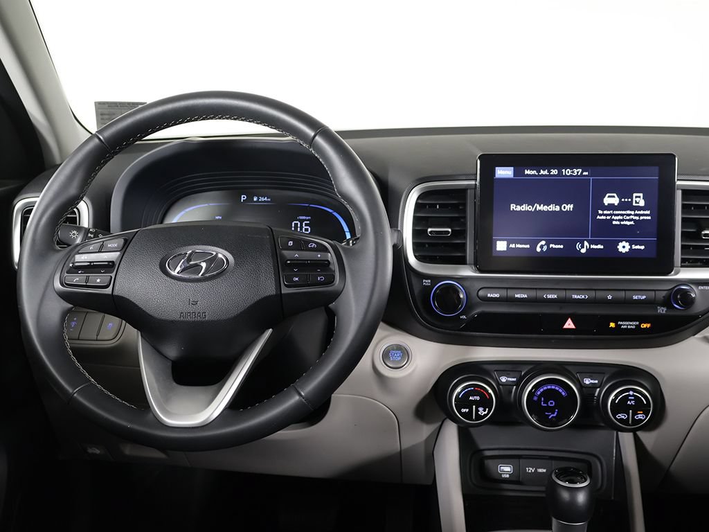 Certified 2026 Hyundai Venue SEL FWD image 31