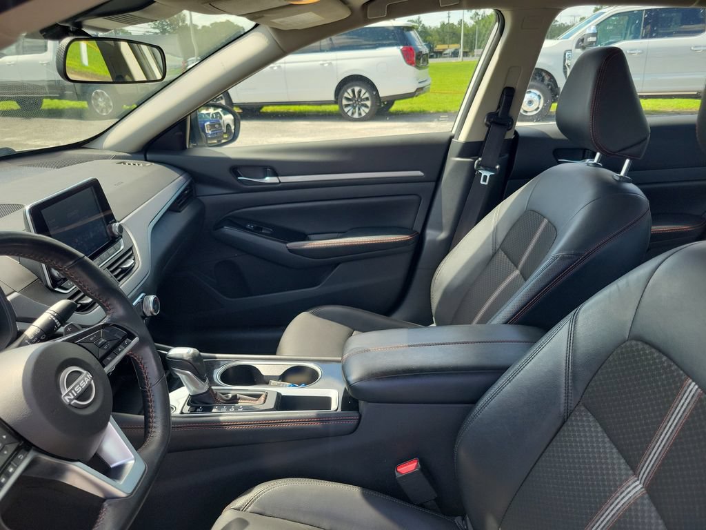 Used 2024 Nissan Altima 2.5 SR FWD image 19