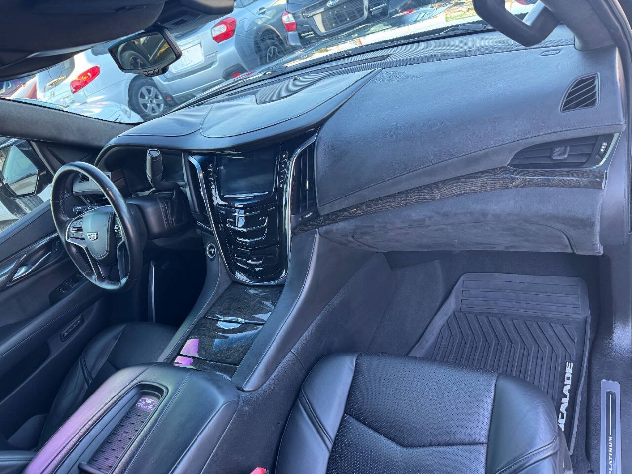 Used 2016 Cadillac Escalade ESV Platinum AWD/4WD image 10