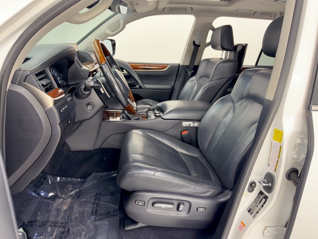 Used 2017 Lexus LX 570 4WD w/ Luxury Package image 5