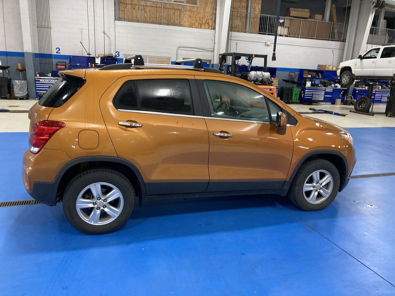 Used 2017 Chevrolet Trax LT w/ Sun & Sound Package AWD/4WD image 8