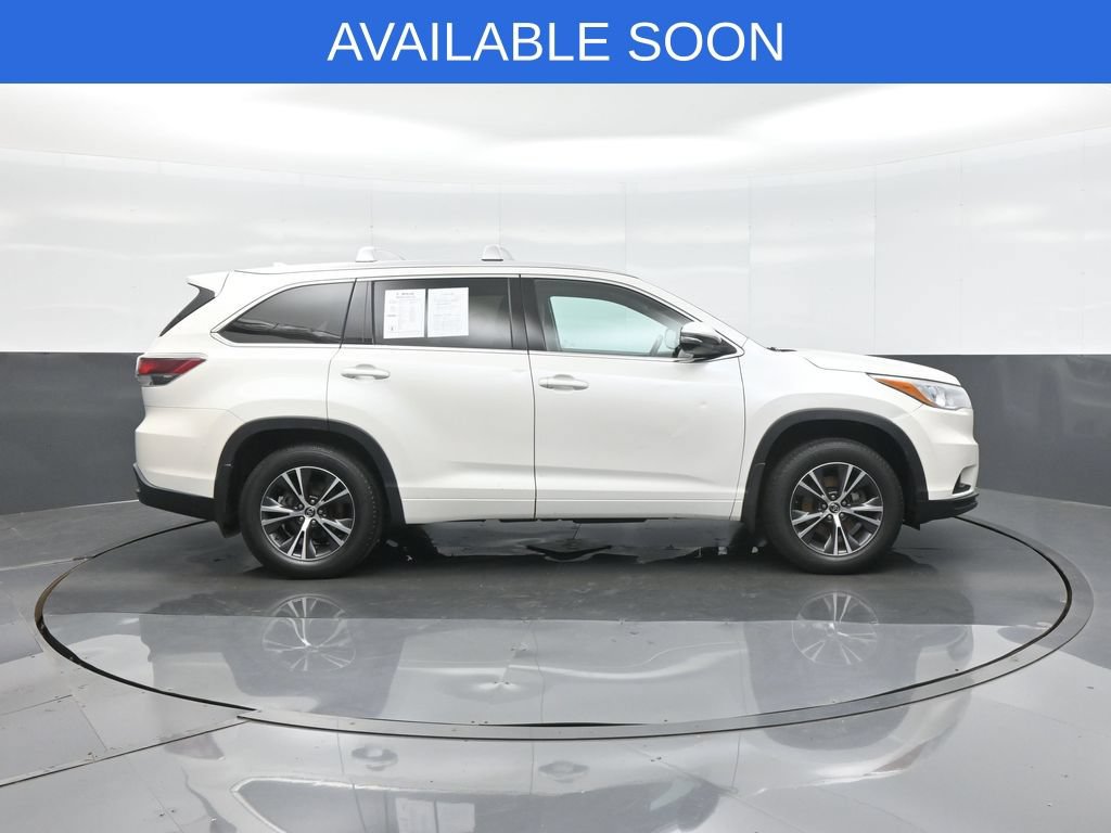 Used 2016 Toyota Highlander XLE AWD/4WD image 8