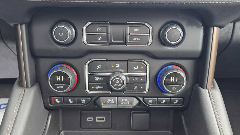 Used 2024 Chevrolet Suburban High Country w/ Advanced Technology Package AWD/4WD image 16