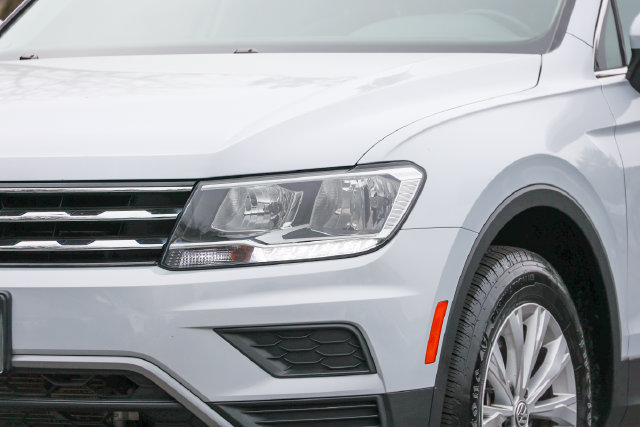 Used 2018 Volkswagen Tiguan SE w/ Panoramic Sunroof Package AWD/4WD image 14