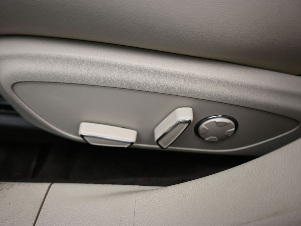 Used 2019 Lincoln MKZ Reserve w/ Reserve Plus Package image 12