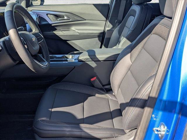 New 2026 Chevrolet Equinox EV LT w/ LPO, Blackout Package FWD image 4