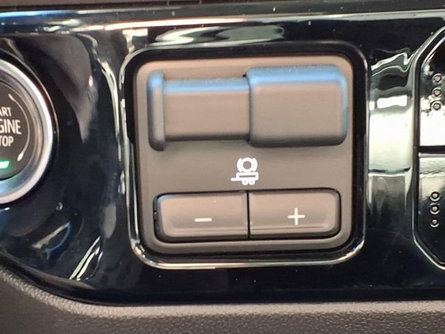 Used 2025 GMC Sierra 1500 Elevation image 27