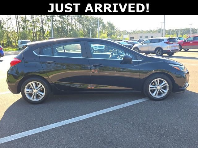 Used 2017 Chevrolet Cruze LT w/ Convenience Package FWD image 3